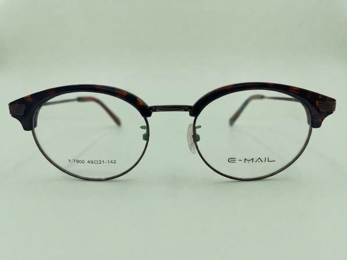 E-MAIL Tortoise Brown Round Men's Eyeglasses in Pakistan