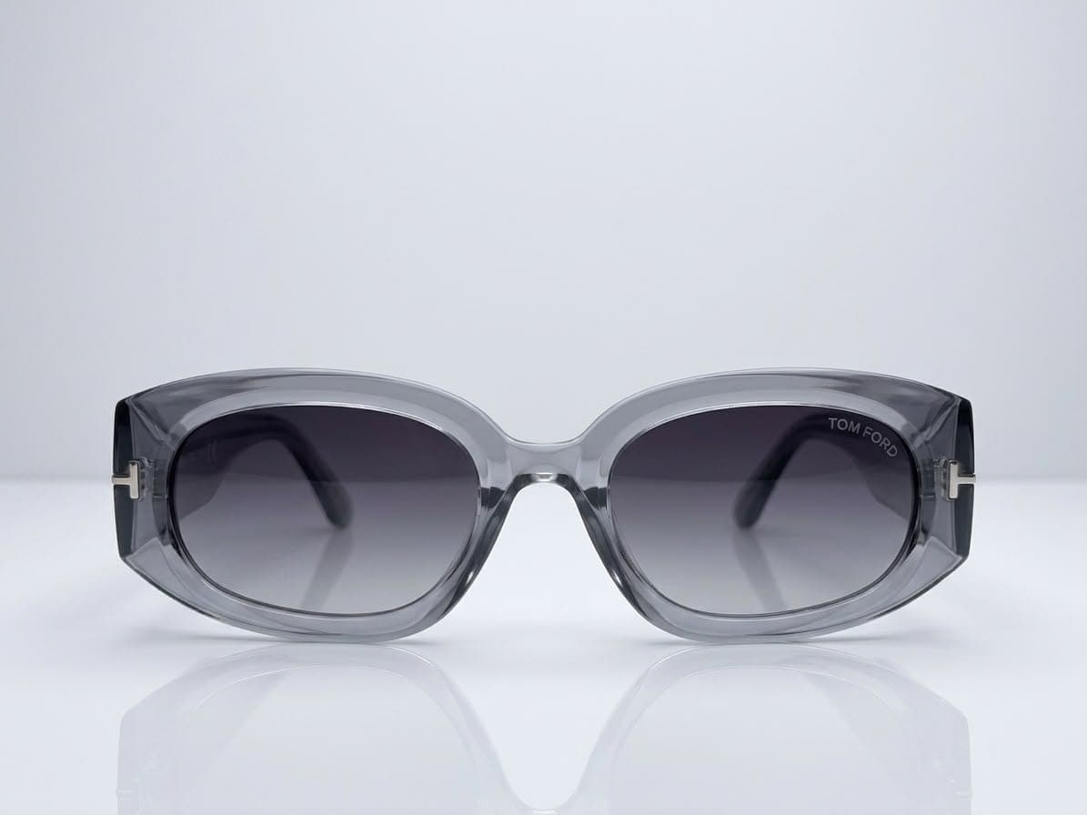 Tom Ford Grey Oval Sunglasses for Women β Smoke Gradient Lens